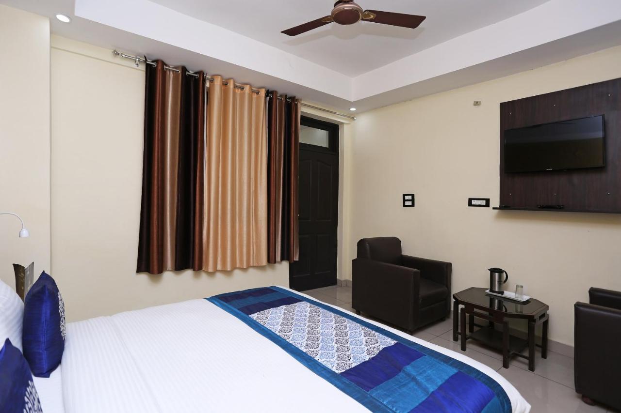 Oyo 8232 Hotel Krb Paradise Dehradun Exterior foto